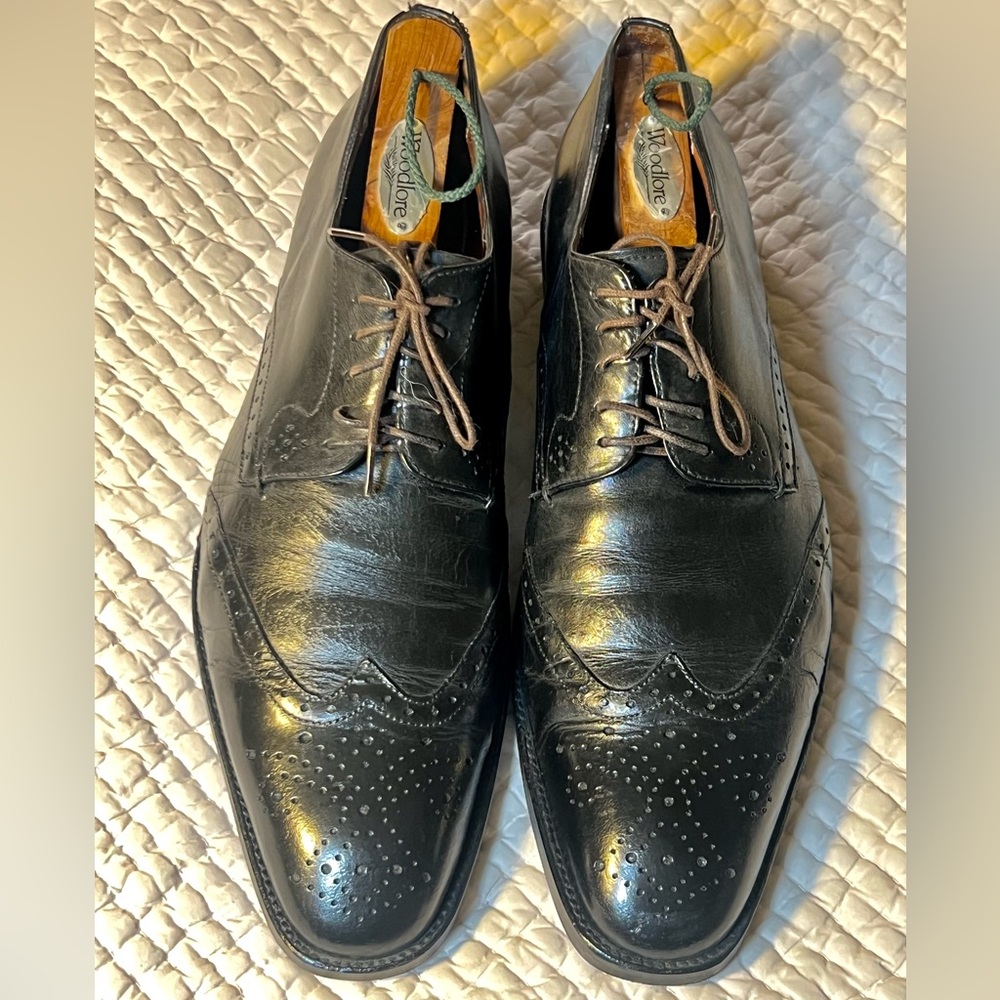 Johnston and Murphy black leather wingtip oxfords